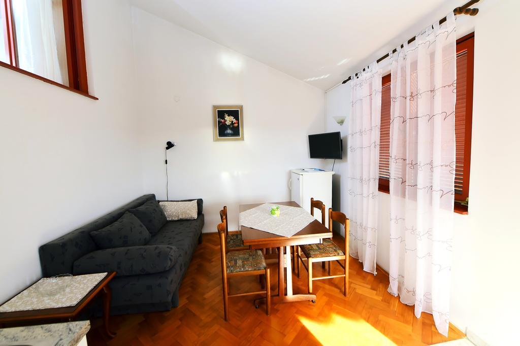 Apartments Zdjelar Poreč Exterior foto