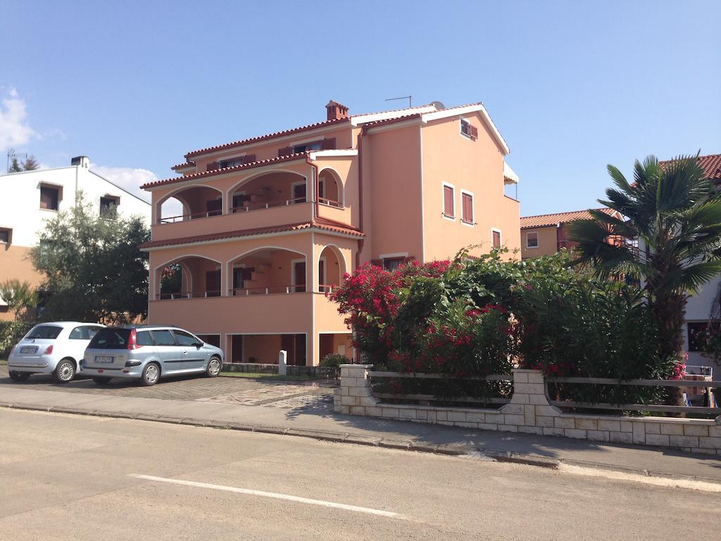 Apartments Zdjelar Poreč Exterior foto
